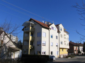 Apartments and rooms with WiFi Zagreb - 15959